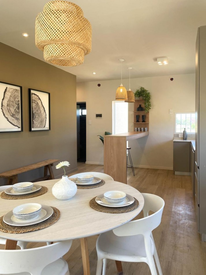 Casa 2 Dormitorios con Pileta en Funes Town