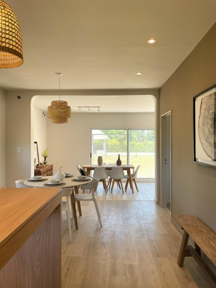 Casa 2 Dormitorios con Pileta en Funes Town