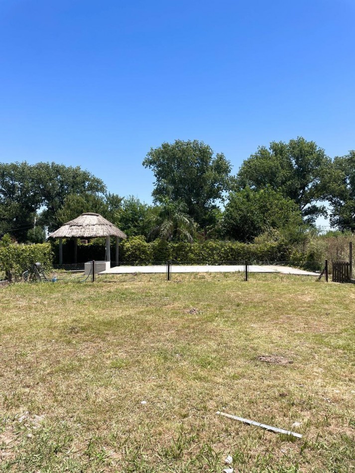 Casa 2 Dormitorios con Pileta en Funes Town