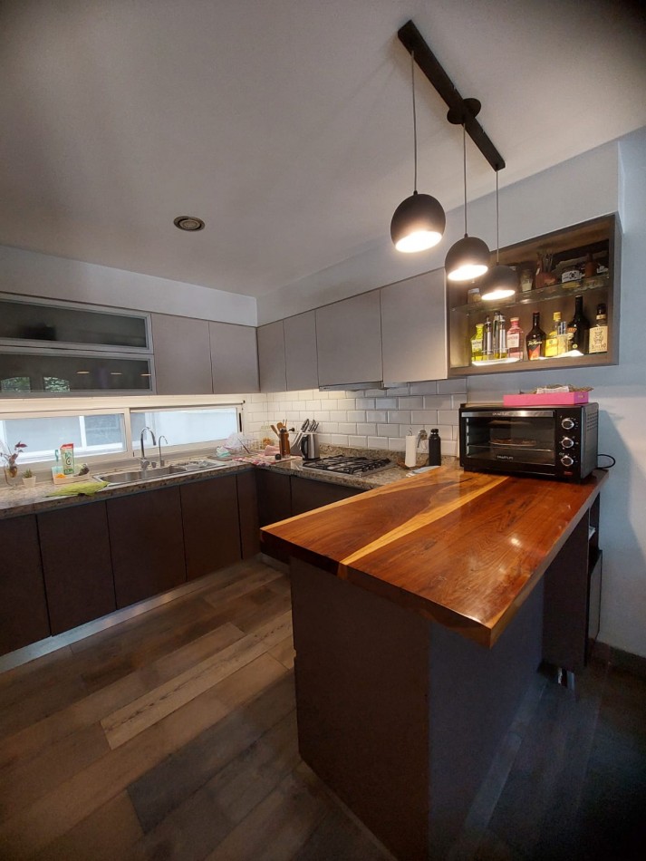 Casa 4 Dormitorios en Echesortu Pasaje Gould 800