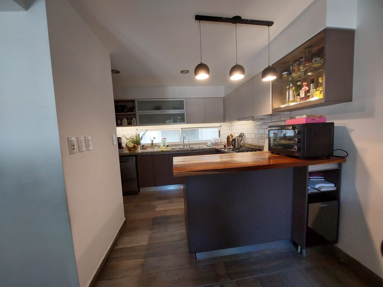 Casa 4 Dormitorios en Echesortu Pasaje Gould 800