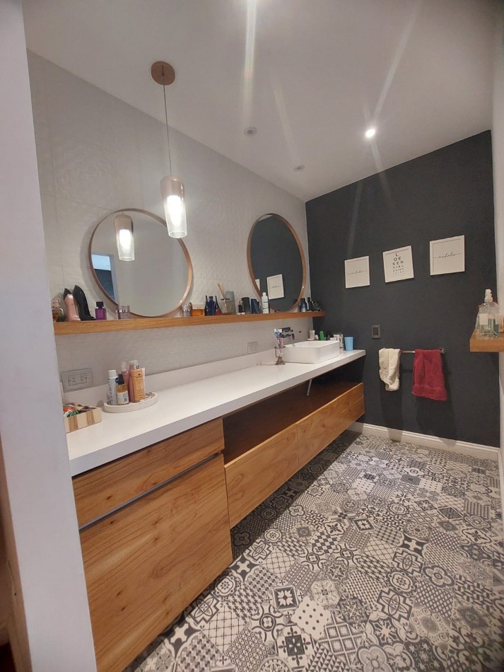 Casa 4 Dormitorios en Echesortu Pasaje Gould 800