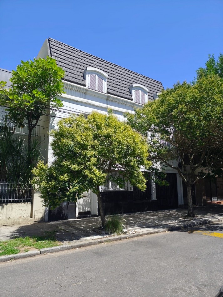 Casa 4 Dormitorios en Echesortu Pasaje Gould 800