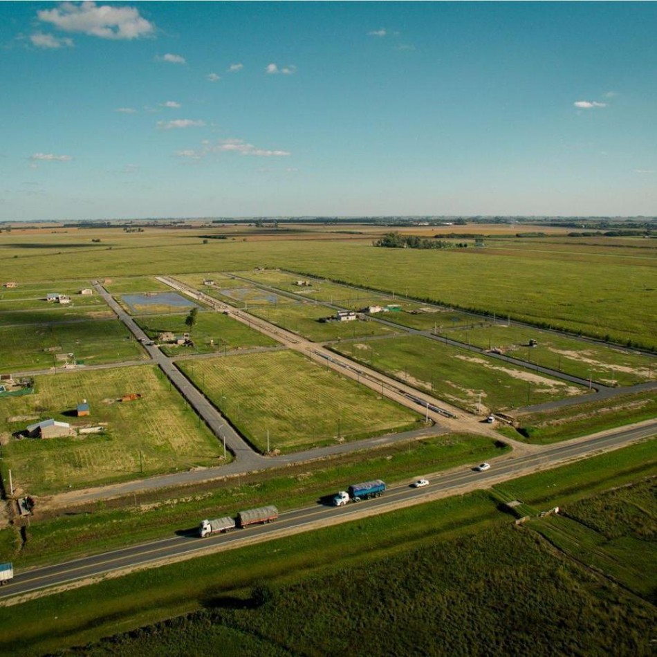 Venta Terrenos 300 m2 en Altos de Piñero