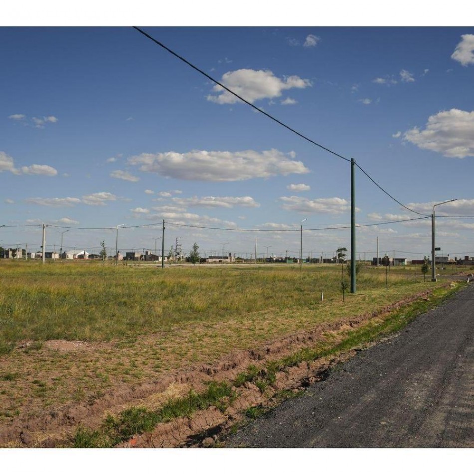 Venta Terrenos 300 m2 en Altos de Piñero