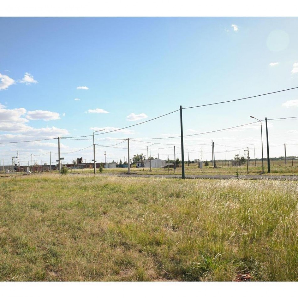 Venta Terrenos 300 m2 en Altos de Piñero