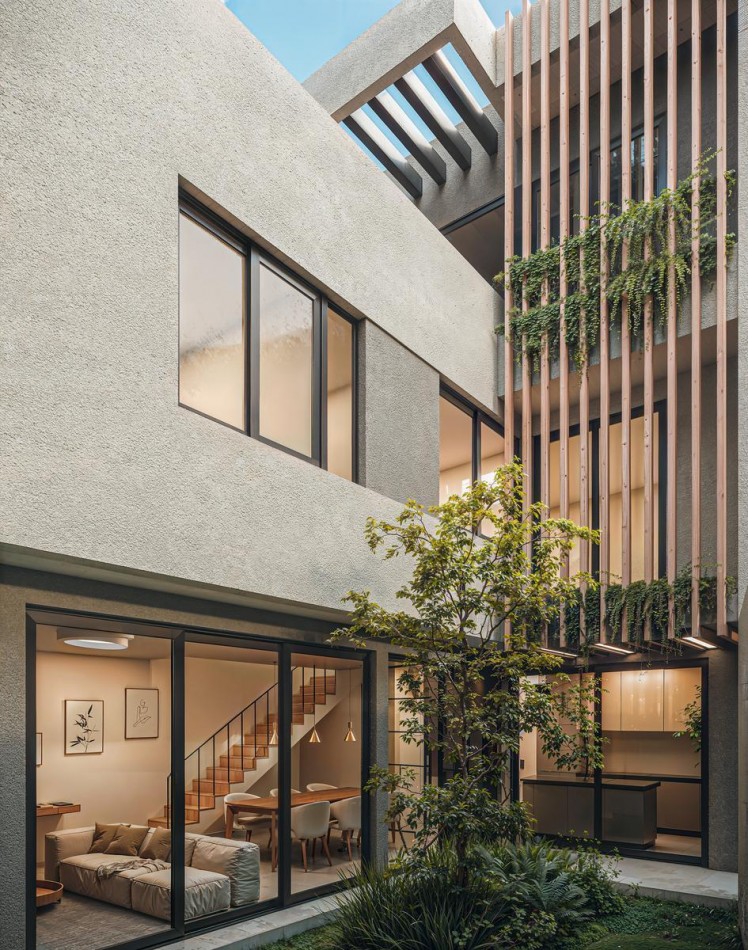 Casa 3 Dormitorios con Pileta y Terraza Brown 2700