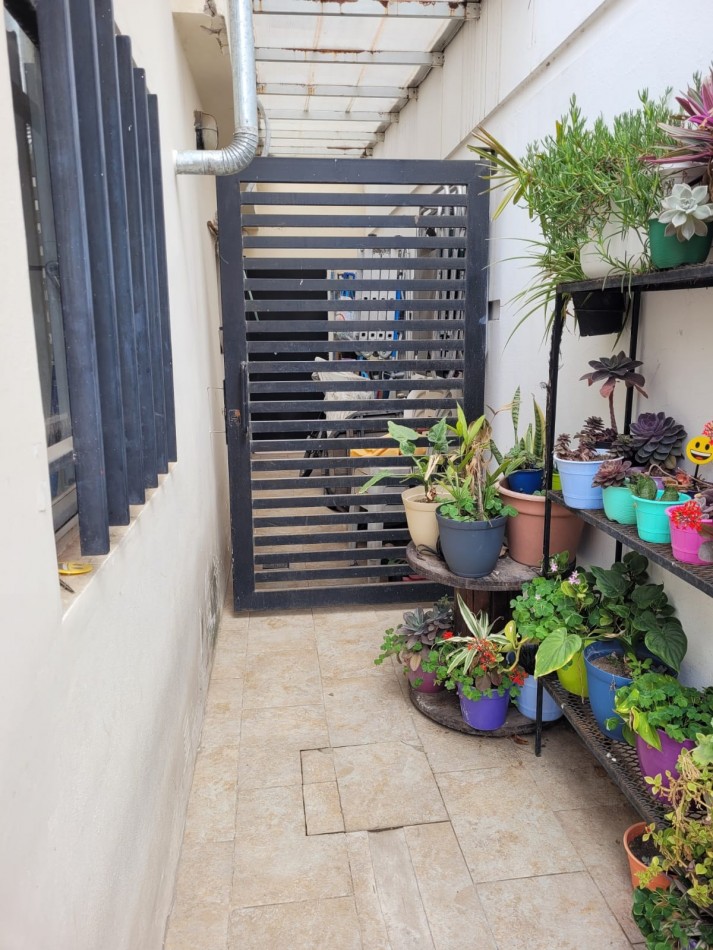 Casa 2 Dormitorios con Patio y Terraza Centeno 700