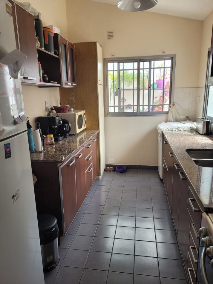 Casa 2 Dormitorios con Patio y Terraza Centeno 700