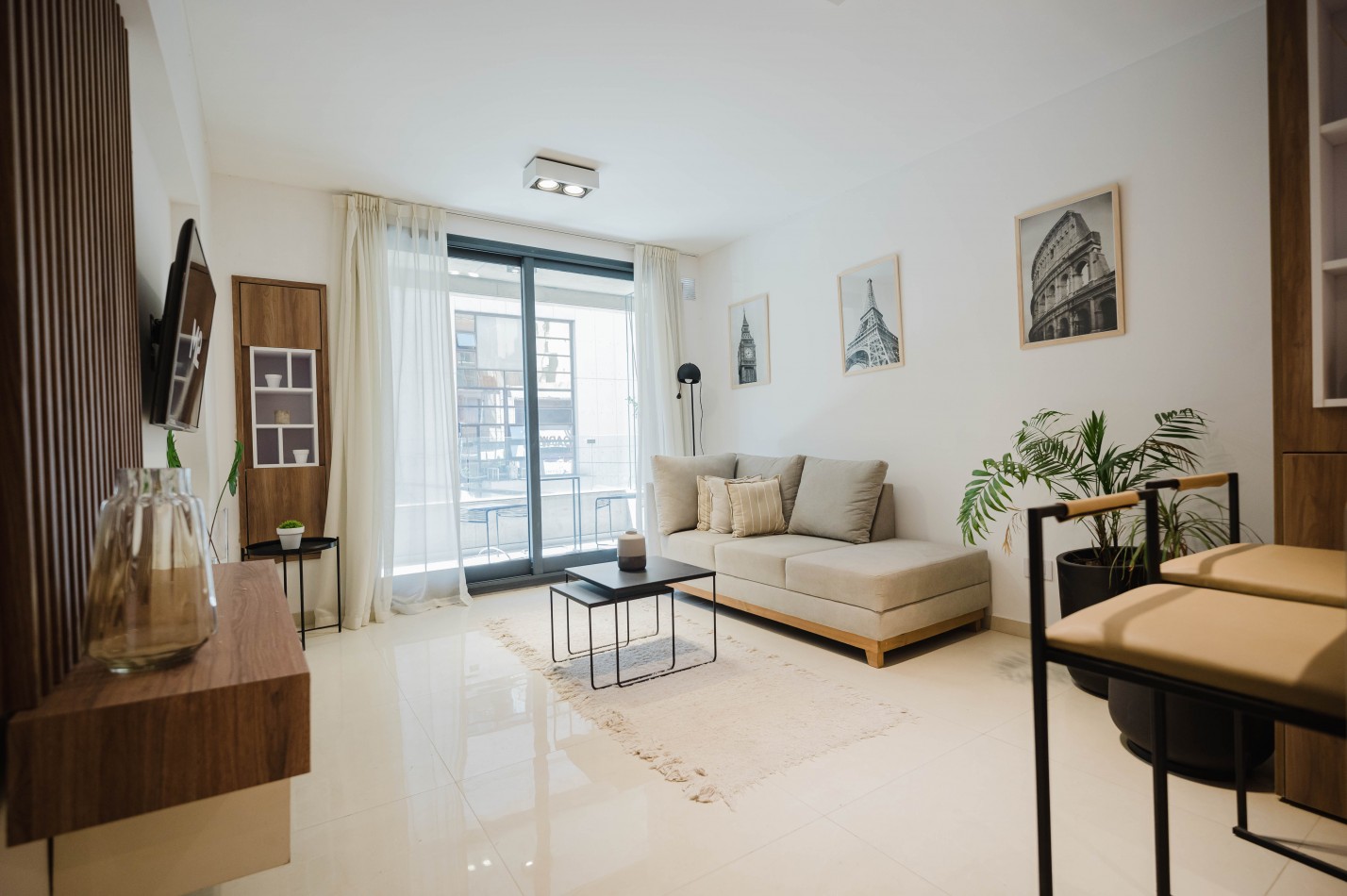 Departamento 3 Dormitorios con Cochera Terraza y Pileta Entre Rios 400