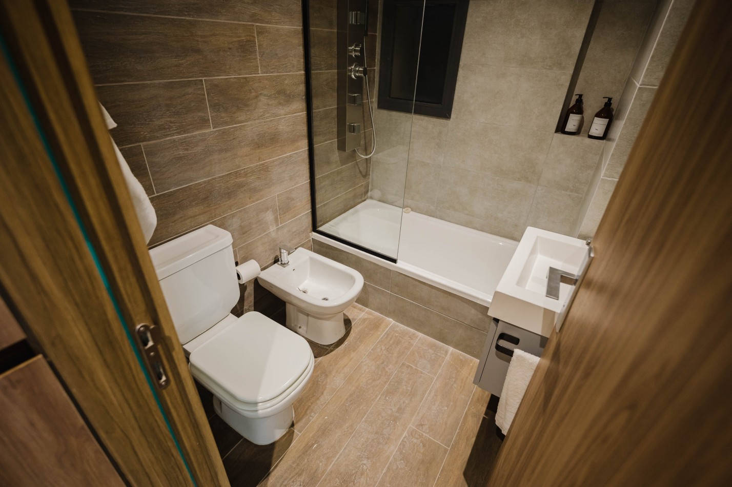 Departamento 3 Dormitorios con Cochera Terraza y Pileta Entre Rios 400