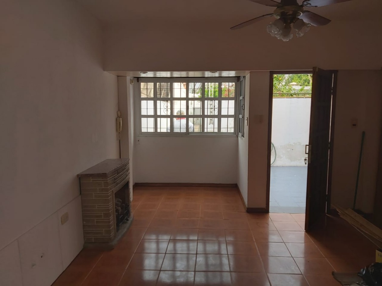 Venta Casa De Pasillo 3 Dormitorios Patio Y Terraza Garay 1700
