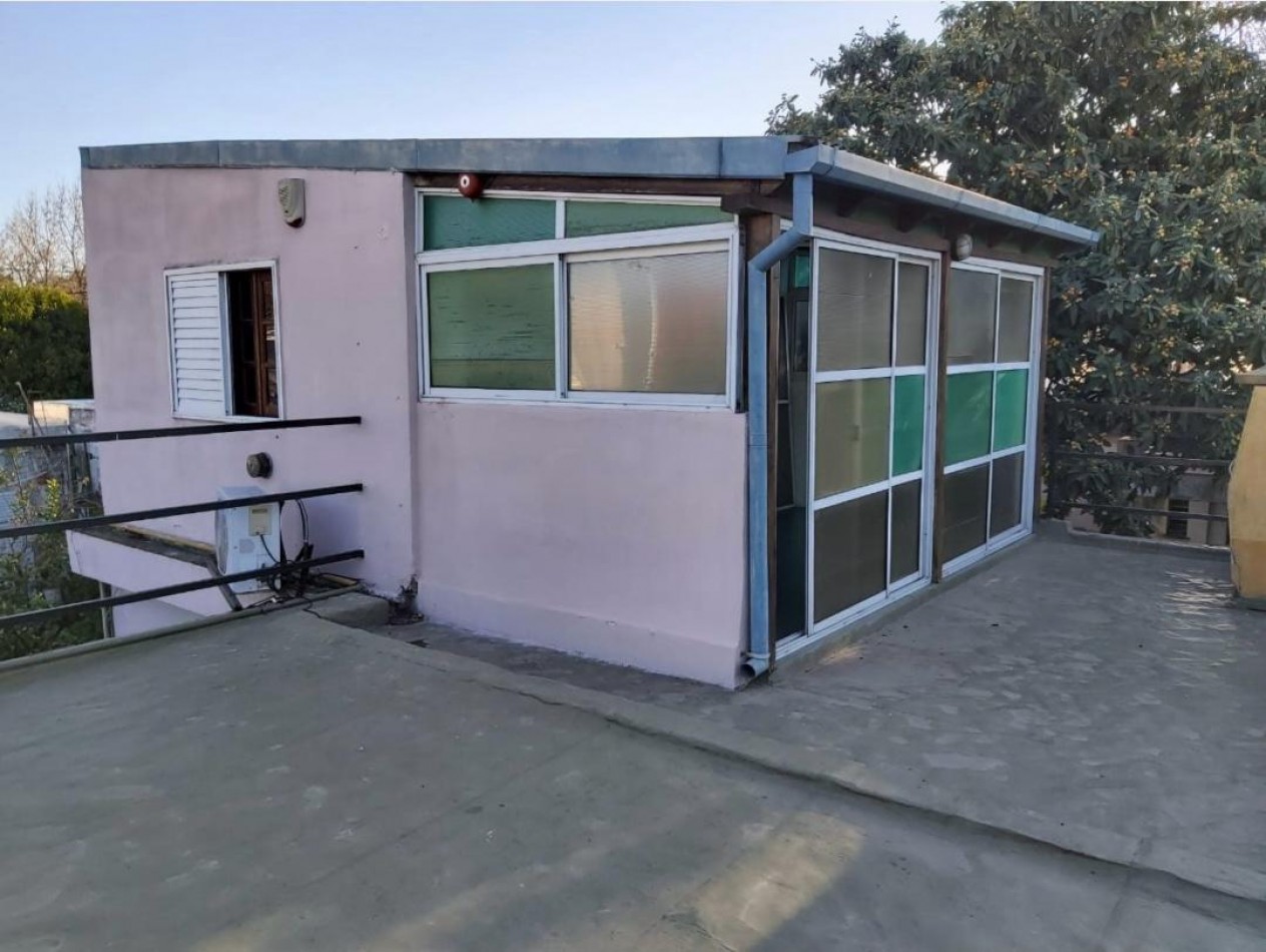 Venta Casa De Pasillo 3 Dormitorios Patio Y Terraza Garay 1700