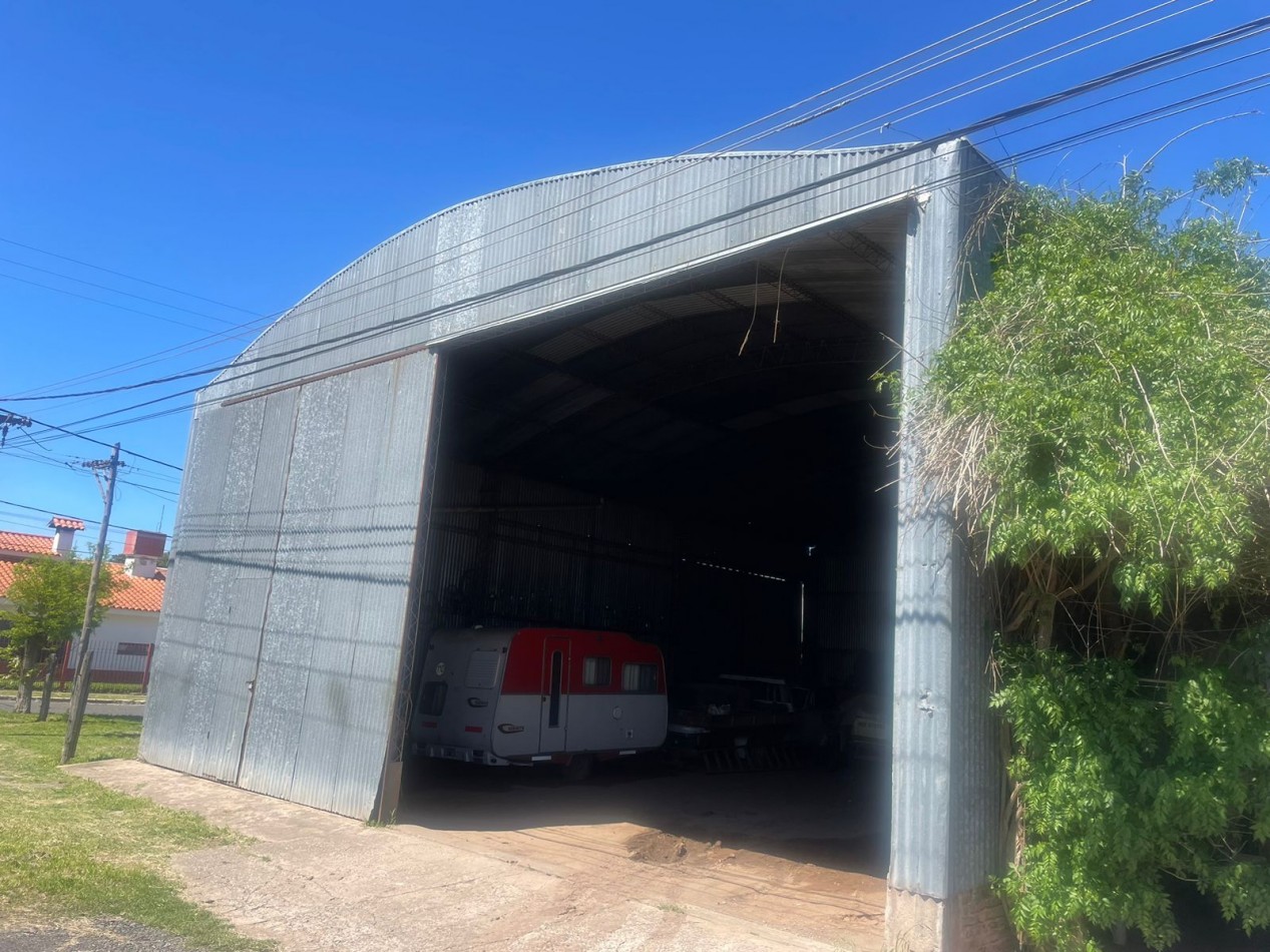 Venta Galpon 300 m2 en Pueblo Muñoz