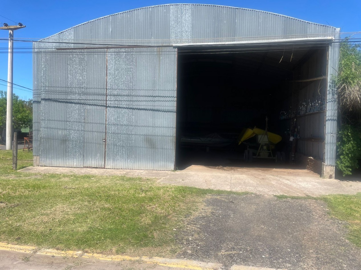 Venta Galpon 300 m2 en Pueblo Muñoz