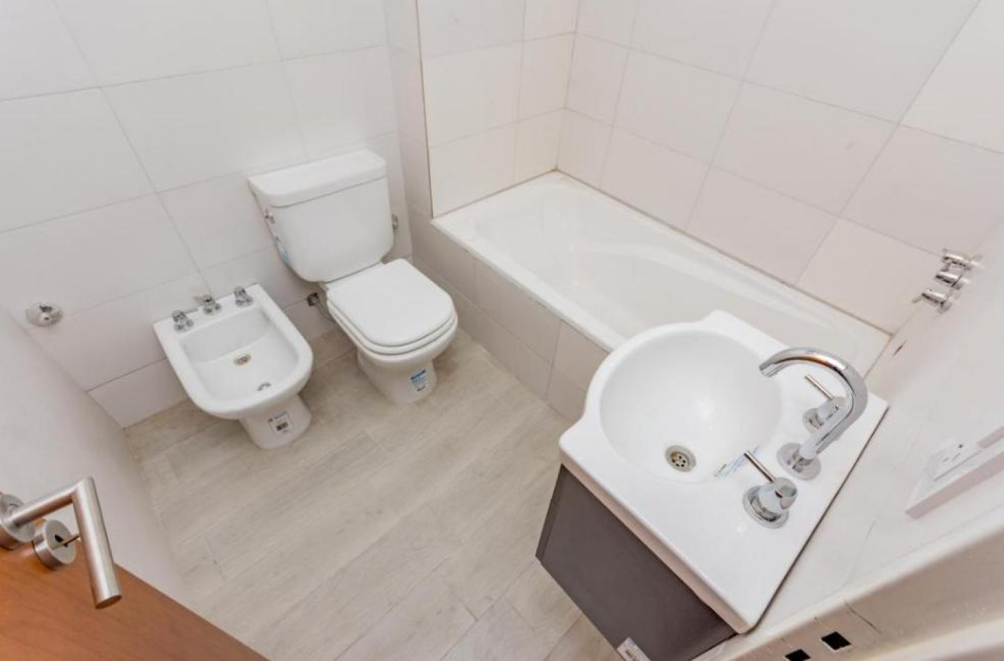 Venta Monoambiente con Balcon Barrio Abasto Ituzaingo 1800