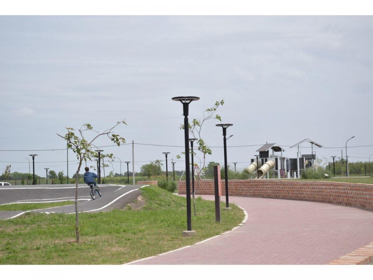 Venta Terreno desde 300 m2 Los Pinos 4 Alvarez