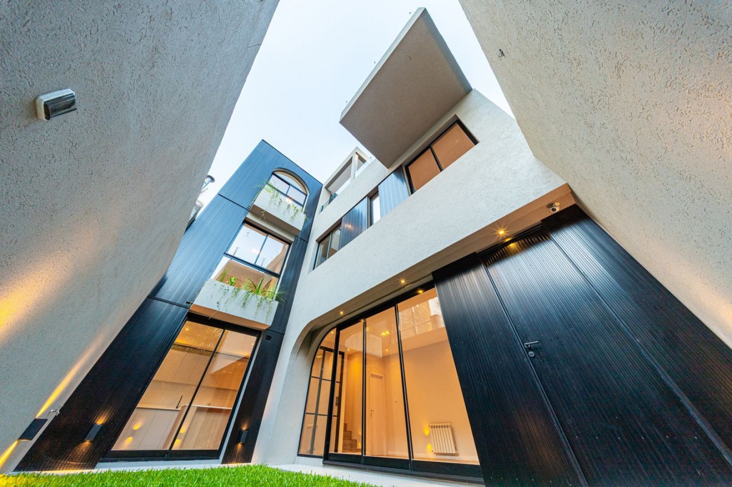 Casa de Pasillo 3 Dormitorios Jardin Pileta Terraza Moreno 1100