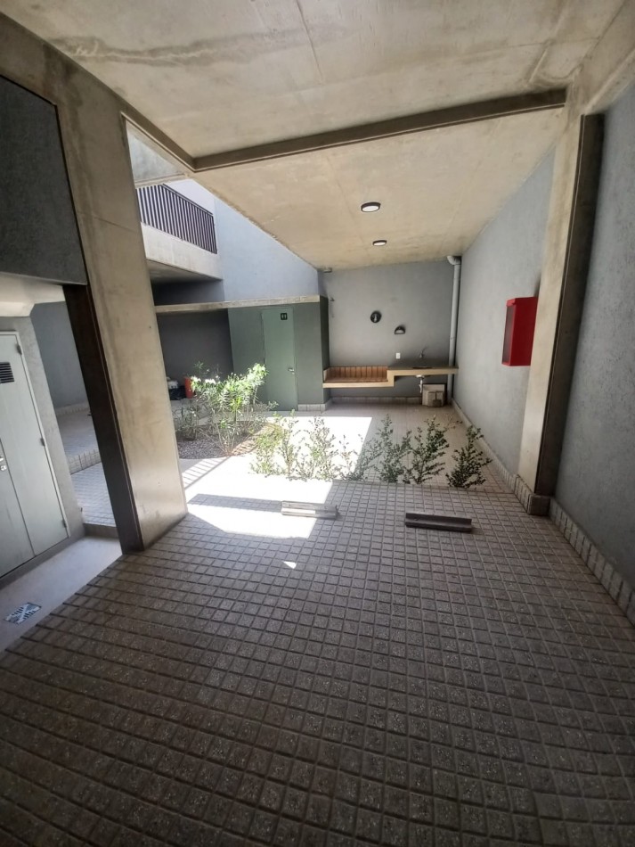 Departamento 1 Dormitorio con Patio Rodriguez 600