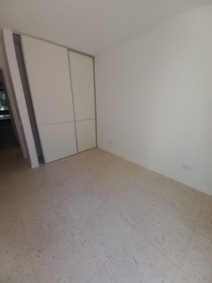 Departamento 1 Dormitorio con Patio Rodriguez 600