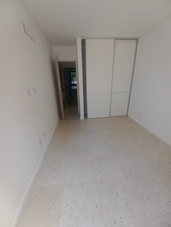 Departamento 1 Dormitorio con Patio Rodriguez 600