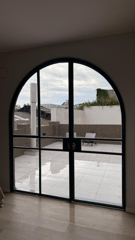 Casa 4 Dormitorios con Pileta Patio y Terraza Sarmiento 2300