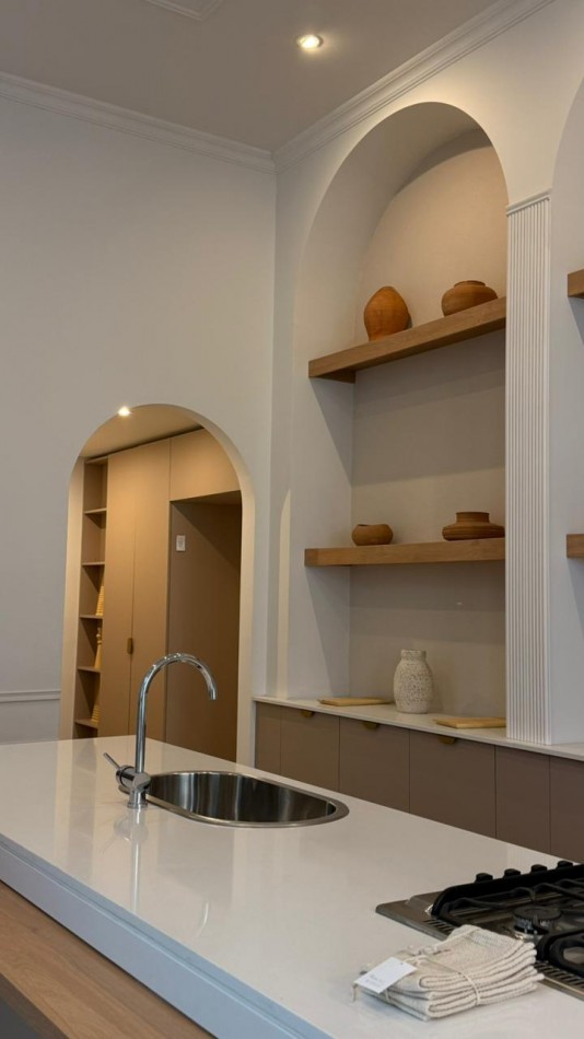 Casa 4 Dormitorios con Pileta Patio y Terraza Sarmiento 2300