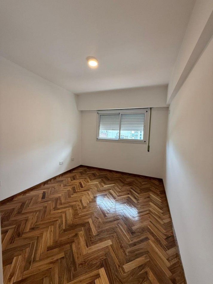 Departamento 2 Dormitorios Reciclado con Balcon Urquiza 1000