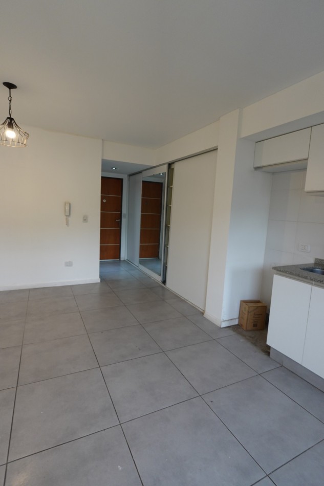 Venta Monoambiente con Balcon Refineria